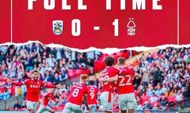 体育官网-冲超成功后差点回不了家:诺丁汉球迷被堵伦敦车站