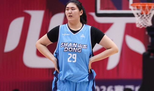 体育官网-大争议！张子宇3中3仅5分钟被弃用 卡特44+9+7逆转山东女篮