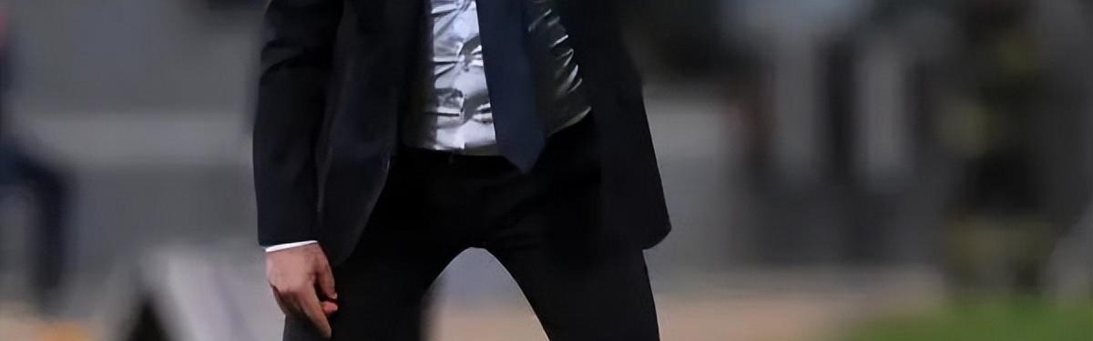 开云体育-武汉三镇足球俱乐部或调整：球队跌入到二  邓卓翔又要代理？